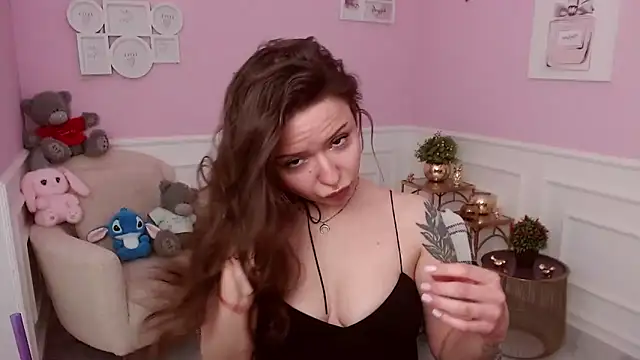 LucySkilar online show from 03-27-26, 08:26