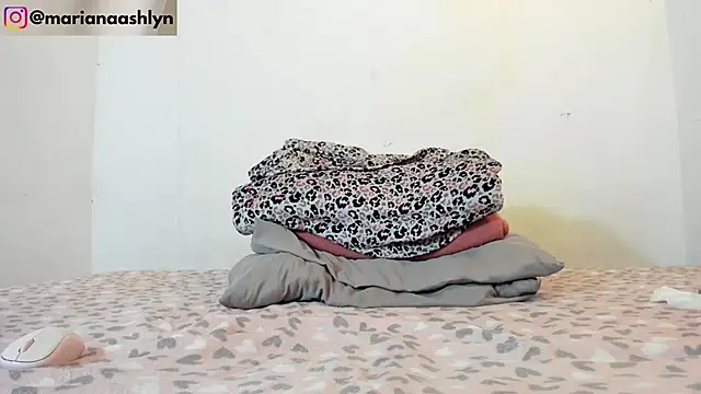 Melaniegirl17 online show from 04-29-26, 05:30