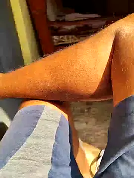 Snapshot of Brown_Munda047 chatting on 10-25-25, 04:31 Brown Munda047 online show from 10-25-25, 04:31