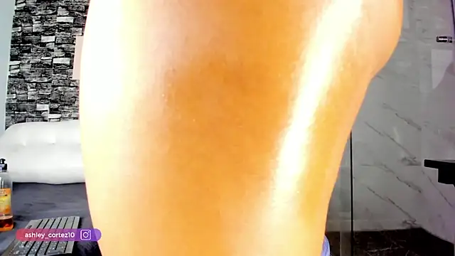 Snapshot of ashley_crotez chatting on 09-24-25, 02:48 ashley crotez online show from 09-24-25, 02:48