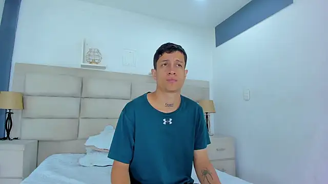 Snapshot of AgarEvans chatting on 12-15-25, 05:01 AgarEvans online show from 12-15-25, 05:01