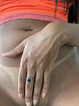 Snapshot of Francielediass chatting on 02-25-26, 06:50 Francielediass online show from 02-25-26, 06:50