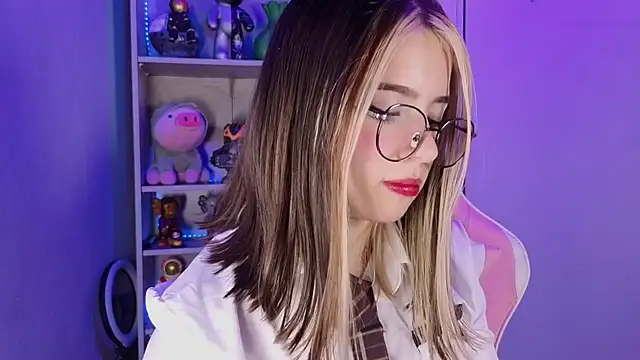 EmilyMiller  online show from 09-23-25, 05:05