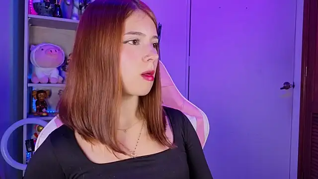 EmilyMiller  online show from 12-19-25, 04:36