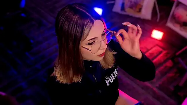 EmilyMiller  online show from 07-11-26, 03:59