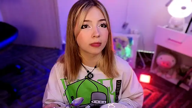 EmilyMiller  online show from 07-31-26, 06:51