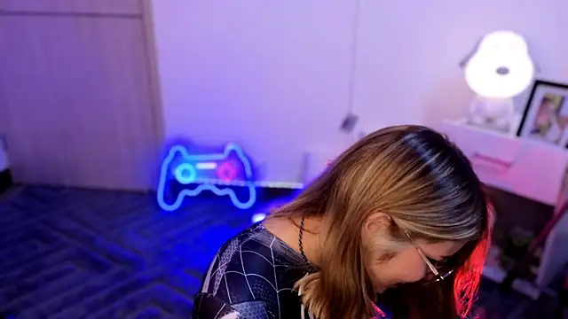 EmilyMiller  online show from 08-03-26, 04:55