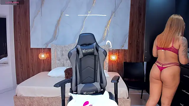 Snapshot of mia_18v chatting on 03-07-25, 08:22 mia 18v online show from 03-07-25, 08:22