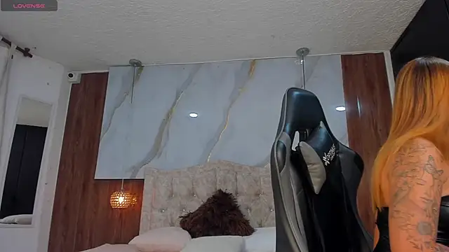 Snapshot of mia_18v chatting on 11-06-25, 05:36 mia 18v online show from 11-06-25, 05:36