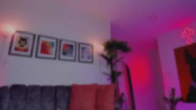 Taylor  foxxx online show from 11-18-25, 06:07