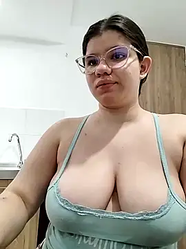 Snapshot of Danzel1105 chatting on 01-09-25, 09:47 Danzel1105 online show from 01-09-25, 09:47