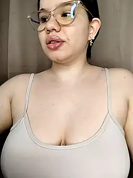 Snapshot of Danzel1105 chatting on 10-12-25, 01:32 Danzel1105 online show from 10-12-25, 01:32