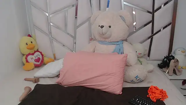 celestesouzalatin online show from 10-09-25, 08:40