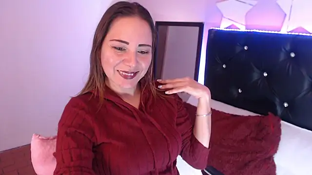 camila delarosa online show from 10-28-25, 06:32