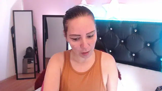 camila delarosa online show from 11-16-25, 12:33