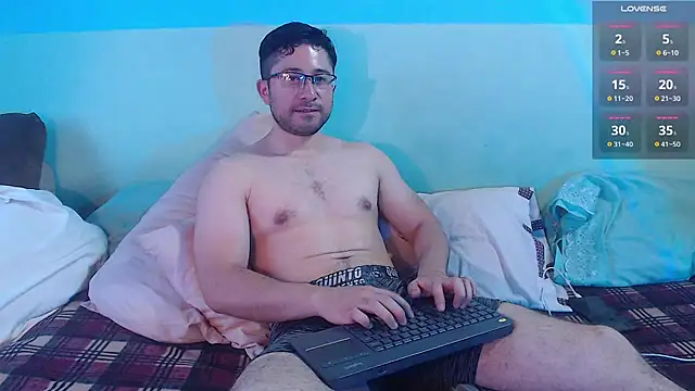 Snapshot of teddy_foster chatting on 01-07-25, 06:56 teddy foster online show from 01-07-25, 06:56