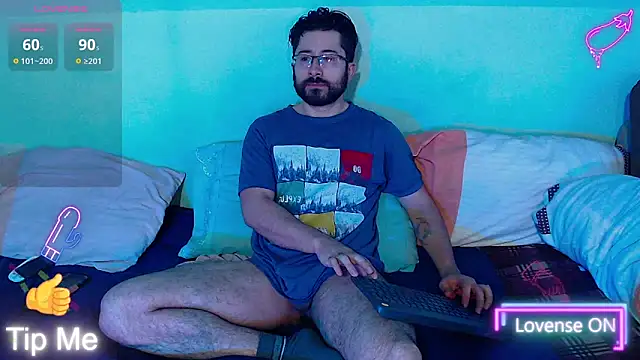 Snapshot of teddy_foster chatting on 10-15-25, 01:11 teddy foster online show from 10-15-25, 01:11