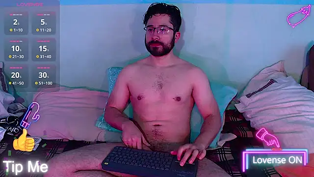 Snapshot of teddy_foster chatting on 10-17-25, 01:46 teddy foster online show from 10-17-25, 01:46