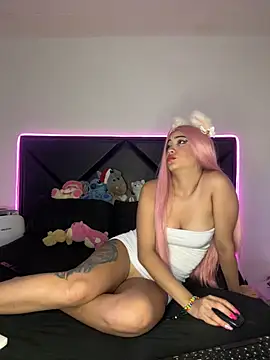 Snapshot of ScarlettAndClark chatting on 02-03-25, 04:35 ScarlettAndClark online show from 02-03-25, 04:35