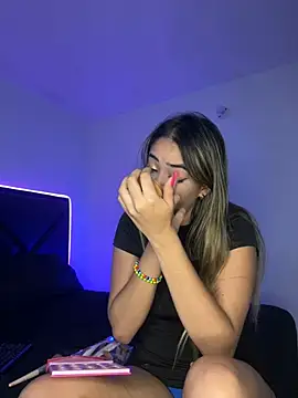 Snapshot of ScarlettAndClark chatting on 02-12-25, 04:33 ScarlettAndClark online show from 02-12-25, 04:33