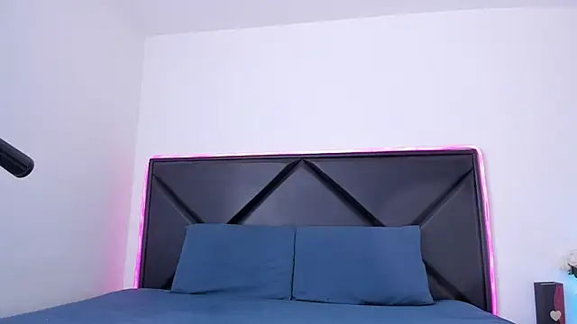 Snapshot of ScarlettAndClark chatting on 11-26-25, 02:51 ScarlettAndClark online show from 11-26-25, 02:51