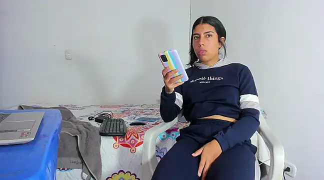 skinnyanai2 online show from 02-19-25, 05:49