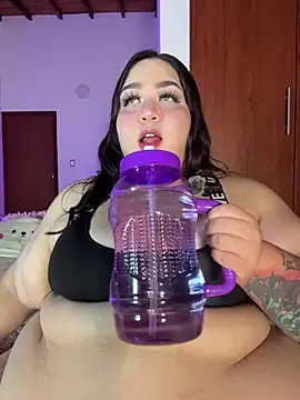 Snapshot of Venus_queenn chatting on 10-20-25, 12:33 Venus queenn online show from 10-20-25, 12:33