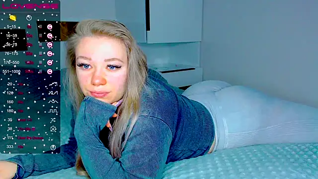 Snapshot of kitti_kaattt chatting on 01-29-25, 04:05 kitti kaattt online show from 01-29-25, 04:05