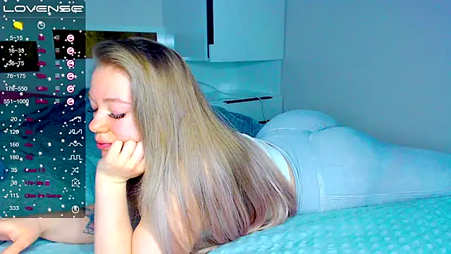 Snapshot of kitti_kaattt chatting on 02-01-25, 04:03 kitti kaattt online show from 02-01-25, 04:03