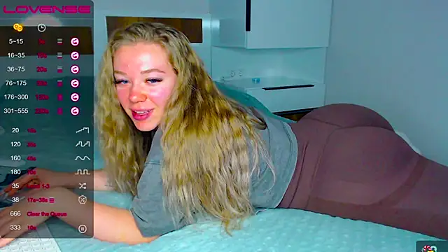 Snapshot of kitti_kaattt chatting on 09-21-25, 04:03 kitti kaattt online show from 09-21-25, 04:03