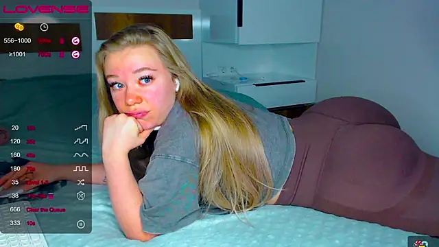 Snapshot of kitti_kaattt chatting on 09-24-25, 03:54 kitti kaattt online show from 09-24-25, 03:54