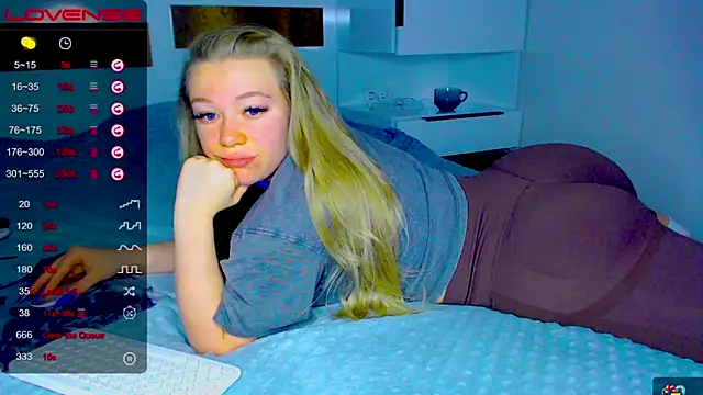 Snapshot of kitti_kaattt chatting on 10-19-25, 03:29 kitti kaattt online show from 10-19-25, 03:29