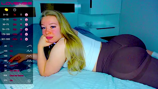 Snapshot of kitti_kaattt chatting on 11-26-25, 03:51 kitti kaattt online show from 11-26-25, 03:51