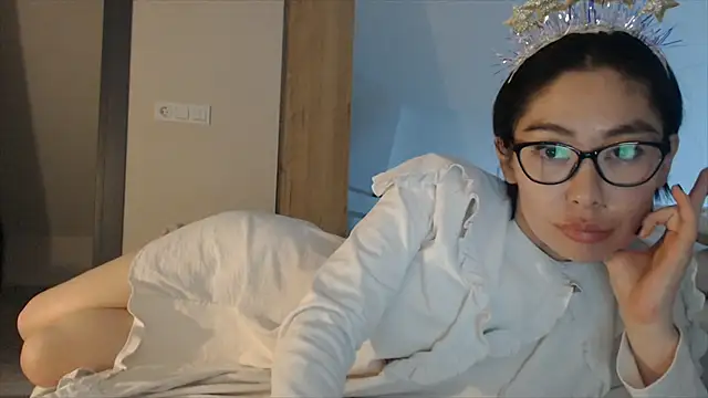 Snapshot of Kunimitsuu_ chatting on 12-25-24, 09:22 Kunimitsuu online show from 12-25-24, 09:22