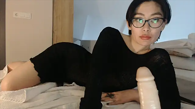 Snapshot of Kunimitsuu_ chatting on 12-26-24, 09:37 Kunimitsuu online show from 12-26-24, 09:37