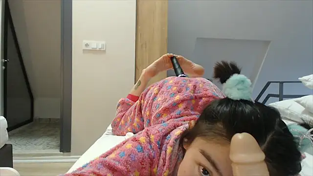 Snapshot of Kunimitsuu_ chatting on 01-15-25, 03:22 Kunimitsuu online show from 01-15-25, 03:22