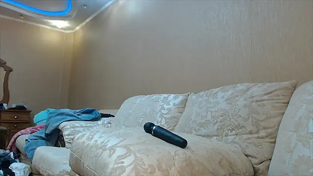 Snapshot of Kunimitsuu_ chatting on 02-06-25, 08:13 Kunimitsuu online show from 02-06-25, 08:13