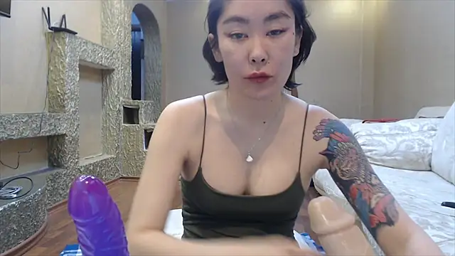 Snapshot of Kunimitsuu_ chatting on 02-16-25, 06:54 Kunimitsuu online show from 02-16-25, 06:54