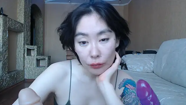 Snapshot of Kunimitsuu_ chatting on 02-23-25, 03:56 Kunimitsuu online show from 02-23-25, 03:56