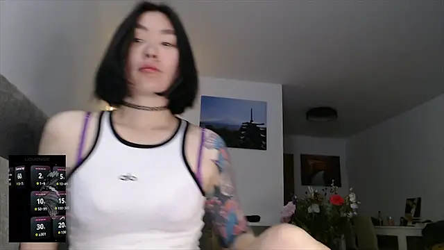 Snapshot of Kunimitsuu_ chatting on 09-18-25, 10:34 Kunimitsuu online show from 09-18-25, 10:34