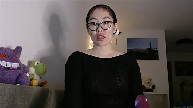 Snapshot of Kunimitsuu_ chatting on 10-11-25, 10:52 Kunimitsuu online show from 10-11-25, 10:52