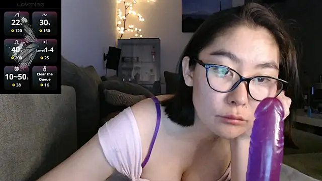 Snapshot of Kunimitsuu_ chatting on 10-18-25, 10:54 Kunimitsuu online show from 10-18-25, 10:54