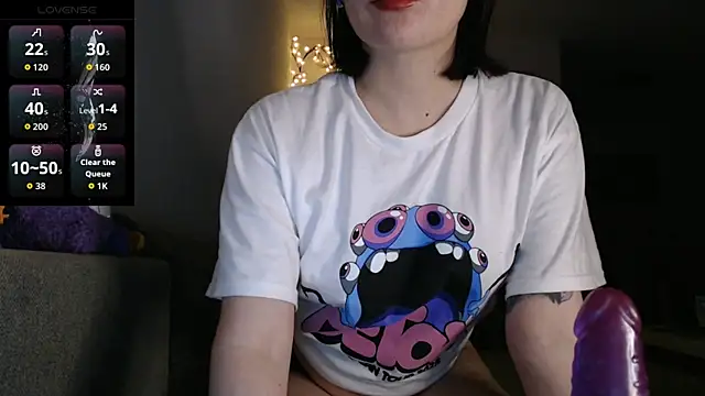 Snapshot of Kunimitsuu_ chatting on 10-30-25, 12:23 Kunimitsuu online show from 10-30-25, 12:23