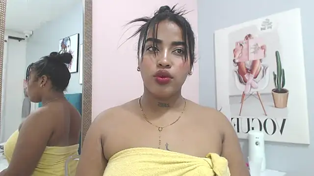 Snapshot of AichaBrown chatting on 02-13-25, 11:06 AichaBrown online show from 02-13-25, 11:06