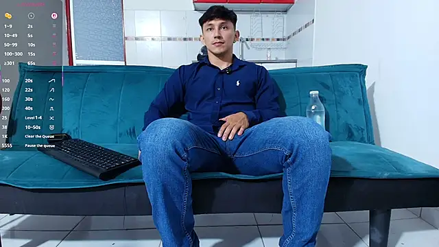 Snapshot of jacques_cardiet chatting on 06-18-26, 04:33 jacques cardiet online show from 06-18-26, 04:33
