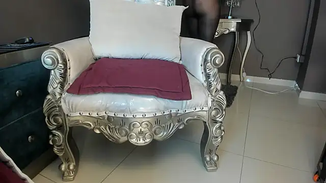 Snapshot of Janna_Rousse_ chatting on 03-10-25, 12:15 Janna Rousse online show from 03-10-25, 12:15