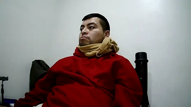 Snapshot of Potro23hotzen chatting on 01-05-25, 09:14 Potro23hotzen online show from 01-05-25, 09:14