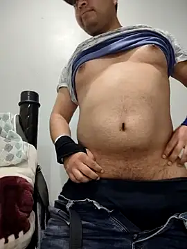 Snapshot of Potro23hotzen chatting on 02-18-25, 11:41 Potro23hotzen online show from 02-18-25, 11:41