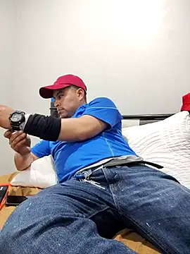 Snapshot of Potro23hotzen chatting on 11-11-25, 08:31 Potro23hotzen online show from 11-11-25, 08:31