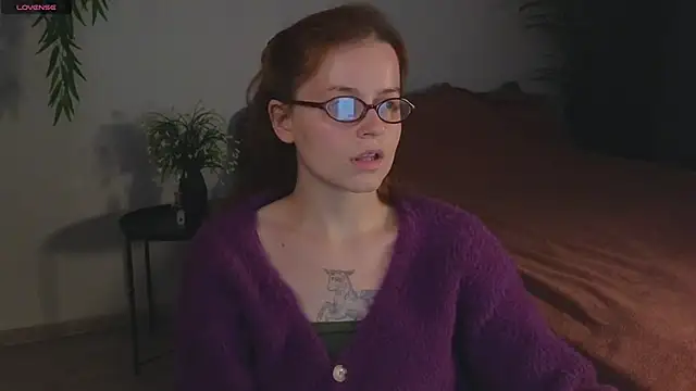 Snapshot of reb_luvng chatting on 10-07-25, 01:41 reb luvng online show from 10-07-25, 01:41